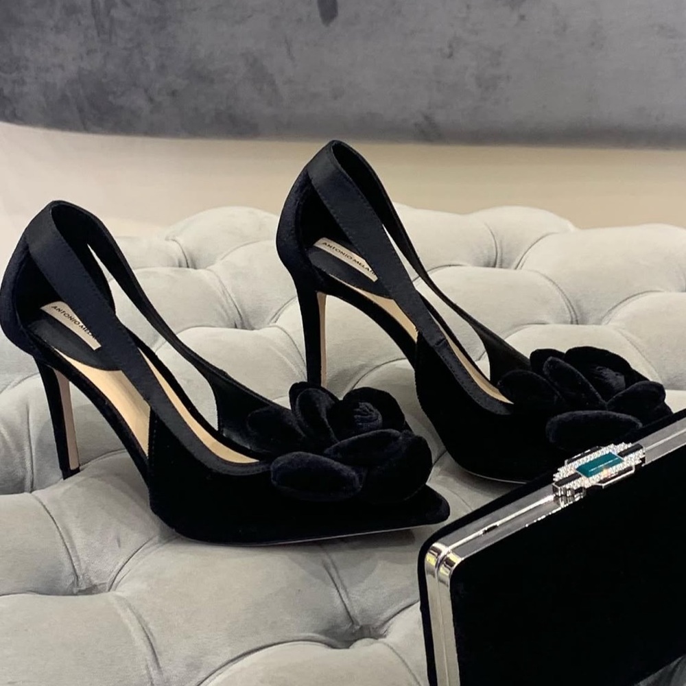 NWT Antonio Melani Ester Velvet Flower Heel Pumps Sz 6,5 (no original box) - Picture 2 of 12
